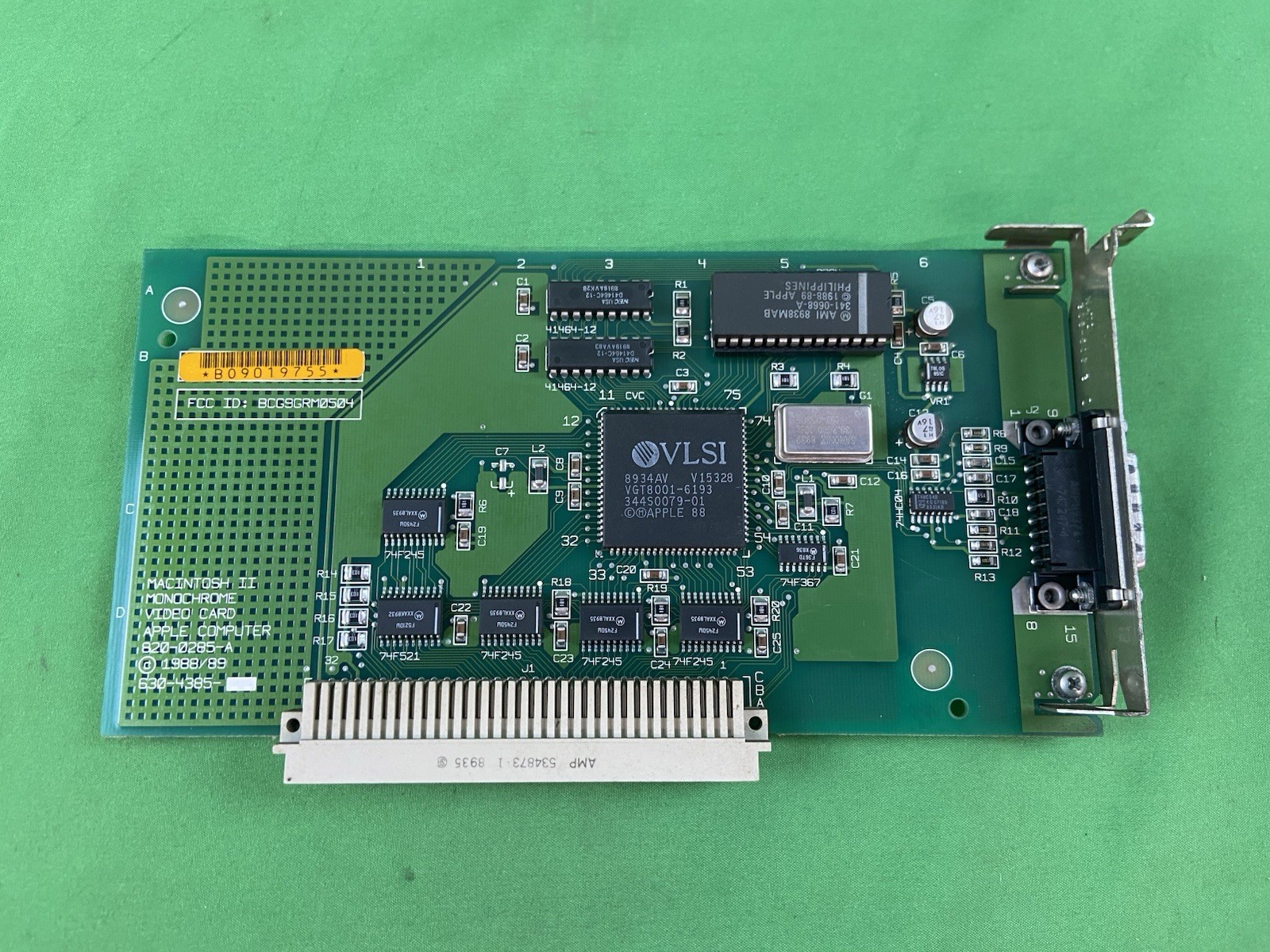 Macintosh II Monochrome Video Card Apple Computer 820-0285-A 1988/1989