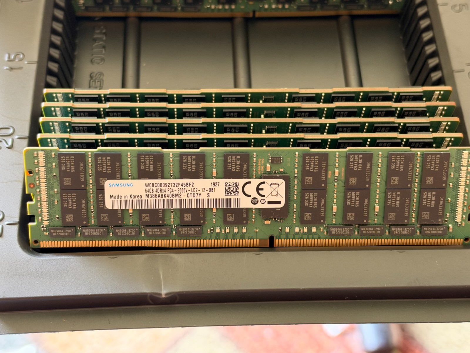 [Lot of 8] Samsung 64GB 2666 LRDIMM DDR4 M386A8K40BM2-CTD7Y