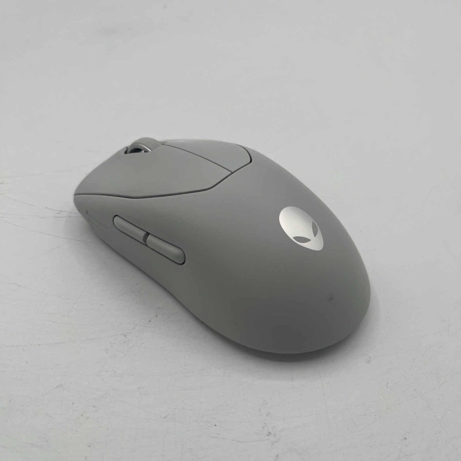 Alienware AW Pro Mouse Wireless Gaming Mouse Lunar Light