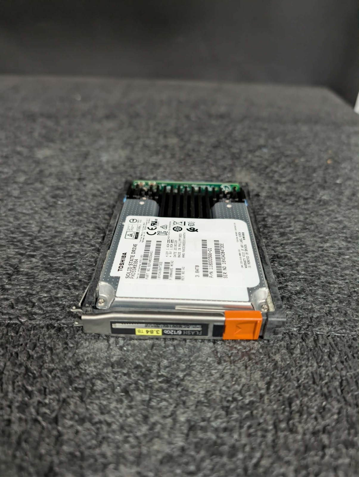 Dell EMC Unity 005052379 3.84TB 2.5" SAS 12gbs SSD Flash 600F 500F 550F 450F