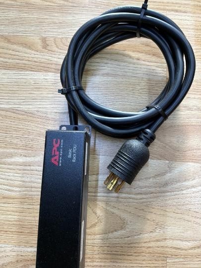 APC Basic Rack PDU Power Strip 120V 15A 10 Outlet Long Cord Black
