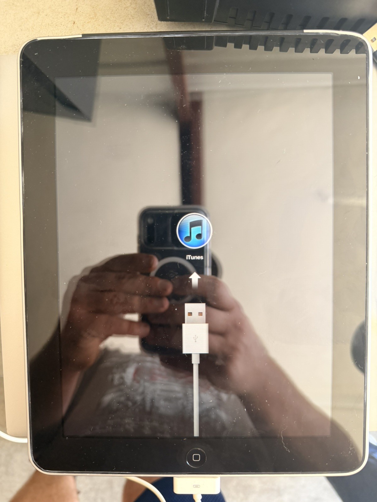 Apple iPad 1st Gen A1219 32GB 
