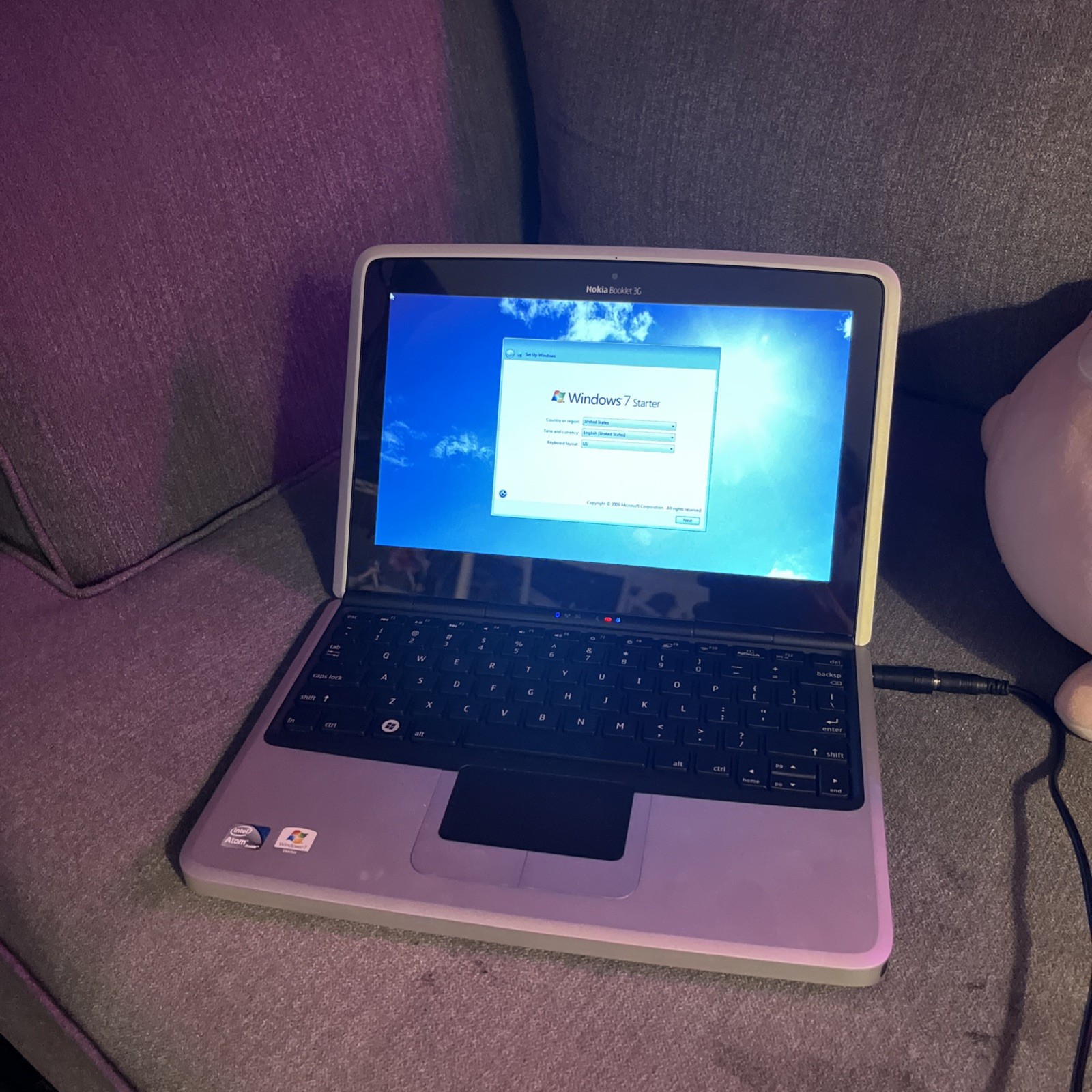 Nokia Booklet 3G Rare Laptop, Intel Atom, Windows 7, Tested WORKS