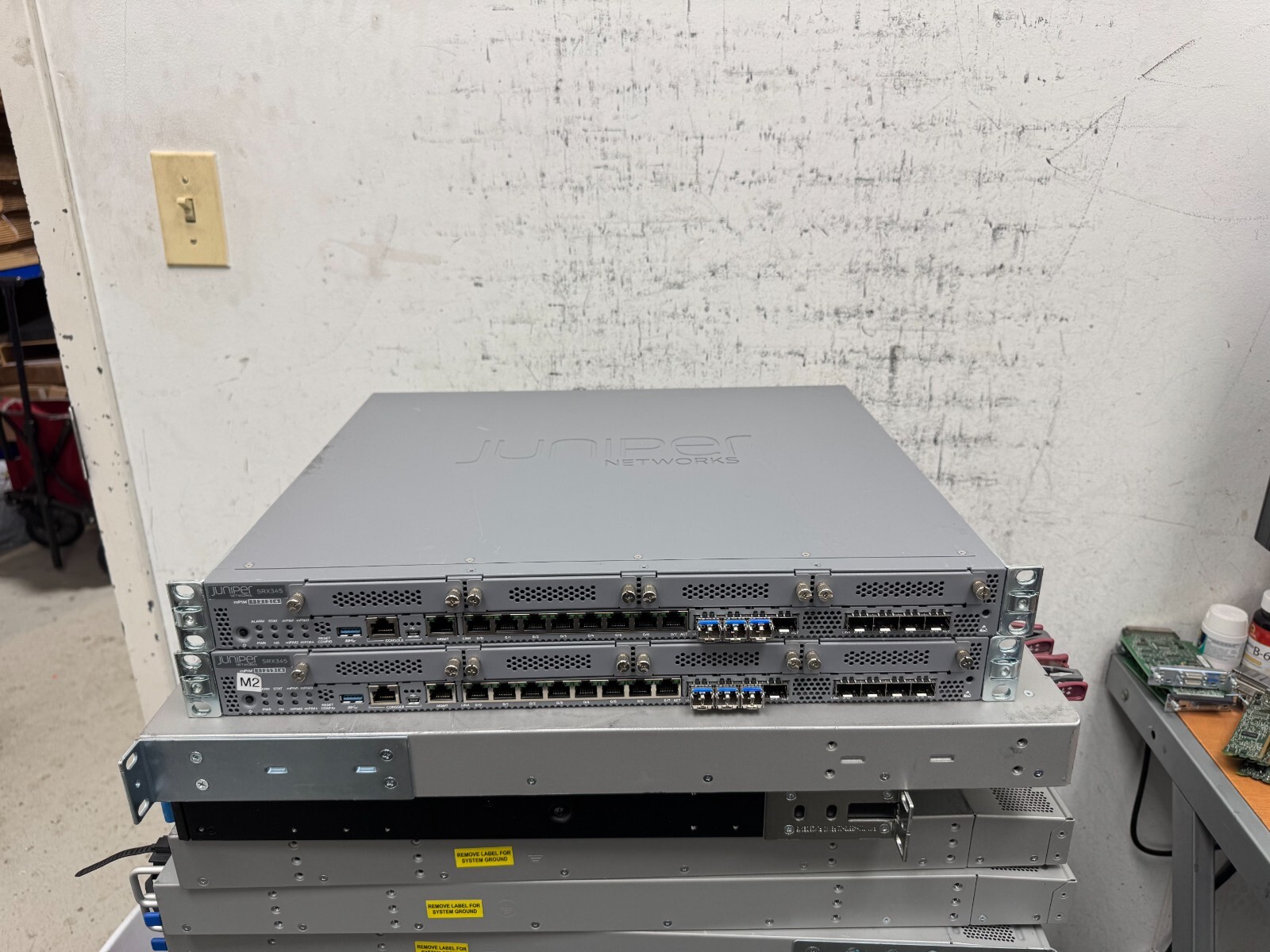 Juniper SRX345 Firewall SRX345-SYS-JB Services Gateway 8 x GbE SFP
