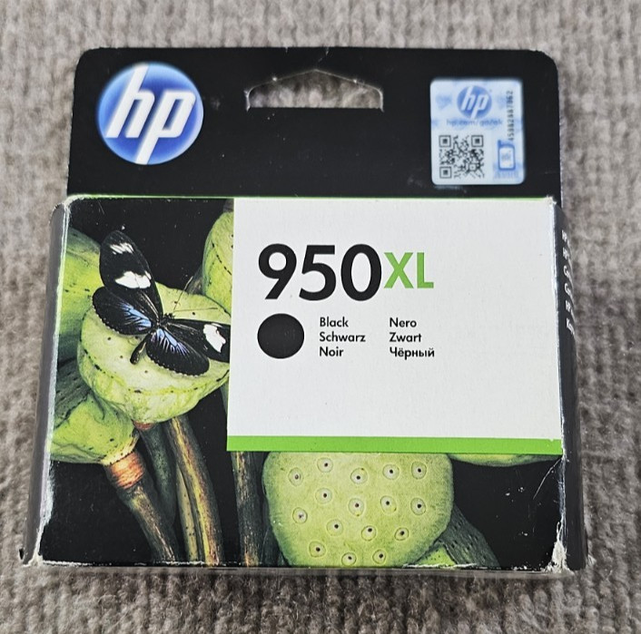 HP 950 XL Black Ink Cartridge - CN045AN#140 with expired date