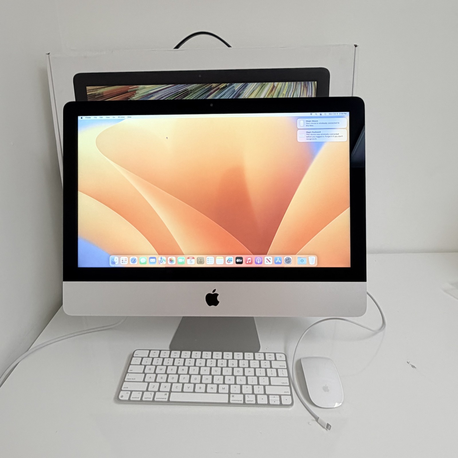 2017 Apple iMac 21.5" A1418 i5 8GB RAM 256GB SSD with Magic Keyboard and Mouse
