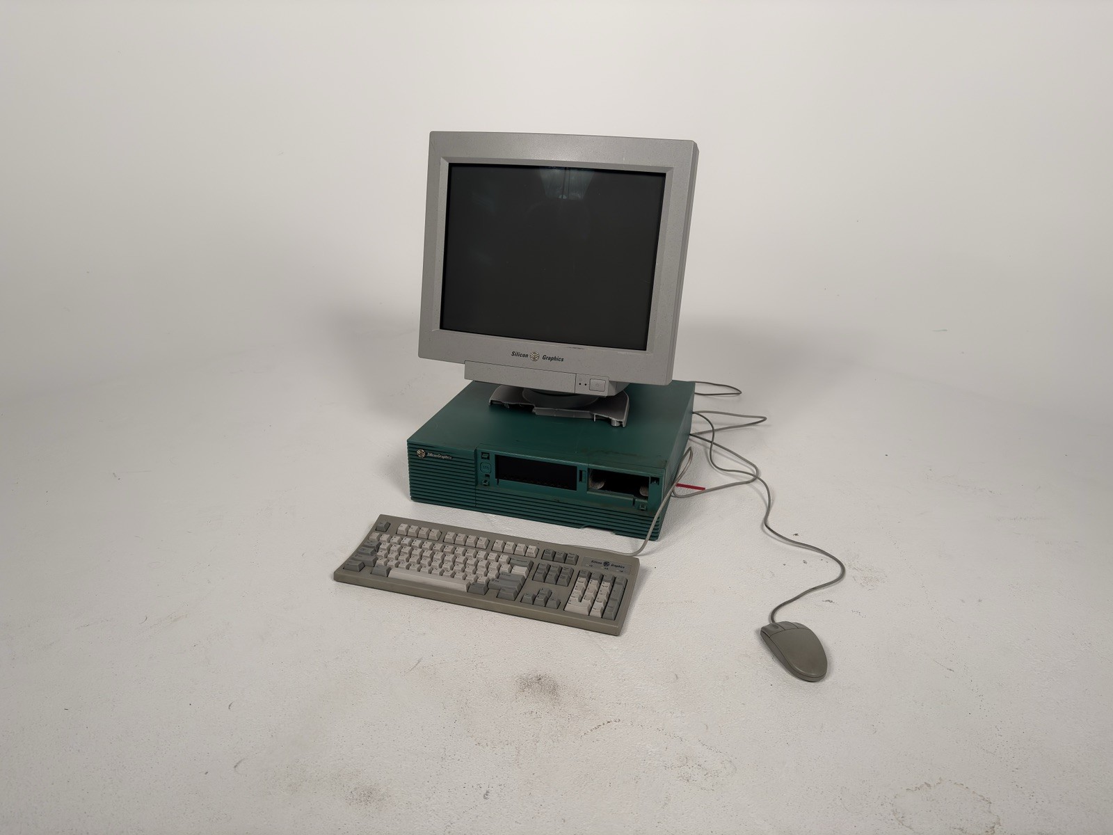 Silicon Graphics SGI Indigo 2 PN:CMNB007Y100 Boot Untested