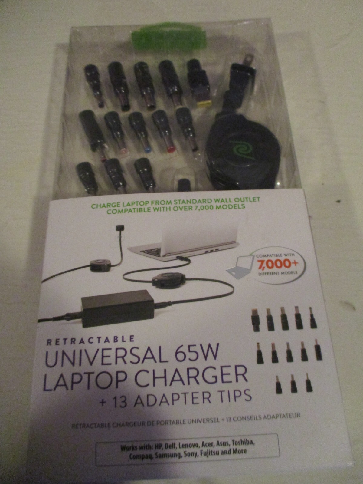 LOT OF 2 TWO ~ NEW ~ RETRAK Retractable UNIVERSAL 65W  LAPTOP CHARGER