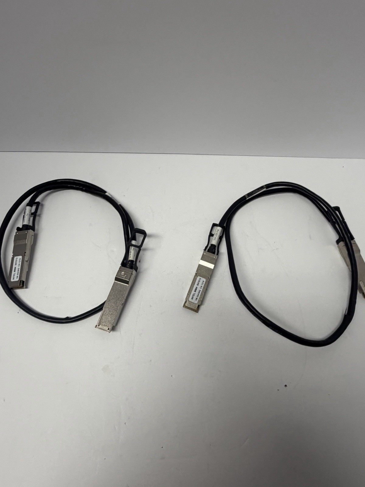 2x Intel 947012 Omni-Path Cable Passive Copper QSFP-QSFP F 30AWG 1M, 