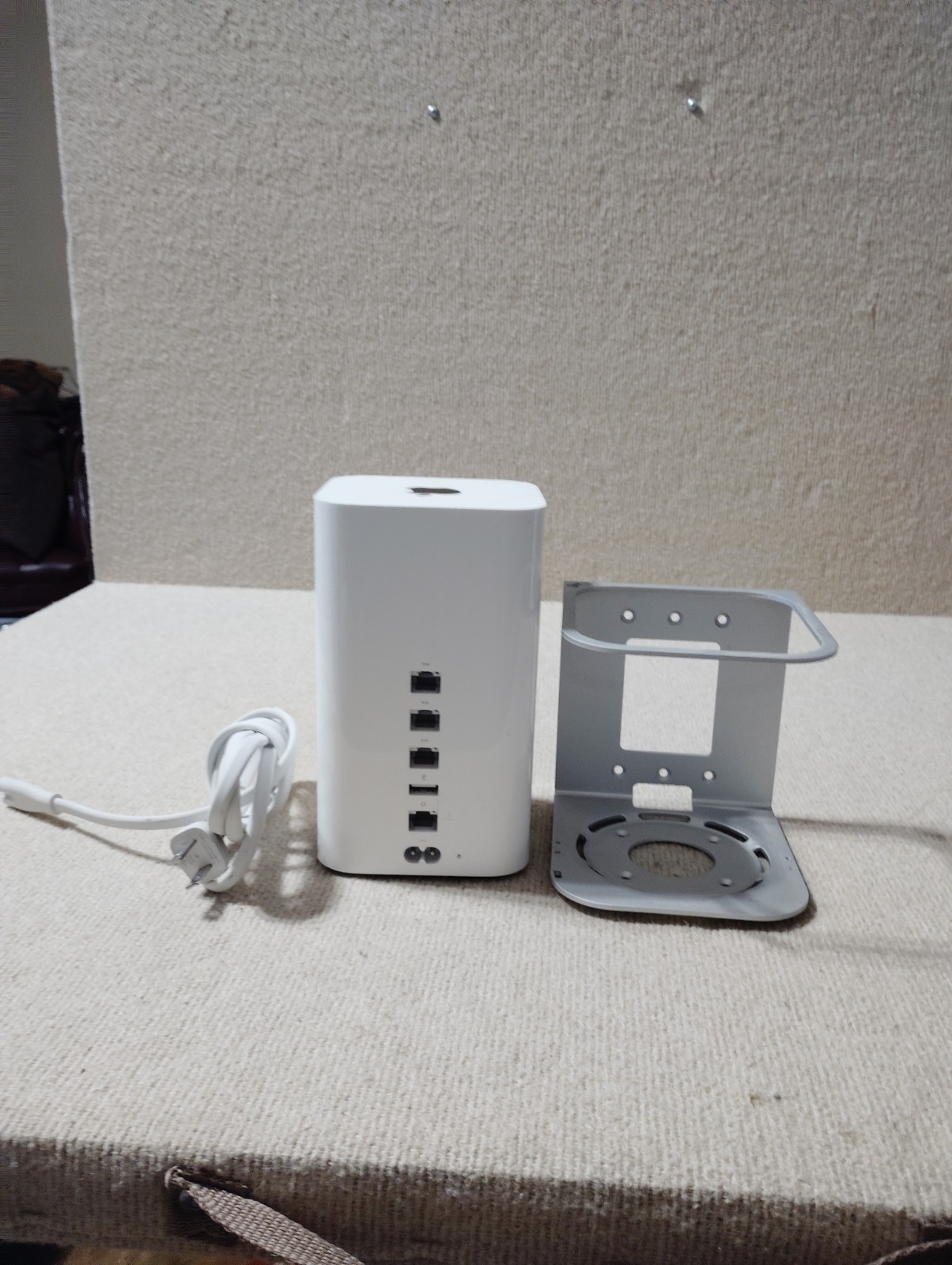 Apple A1470 AirPort Time Capsule 5th Gen Wi-Fi 802.11ac Router 2TB