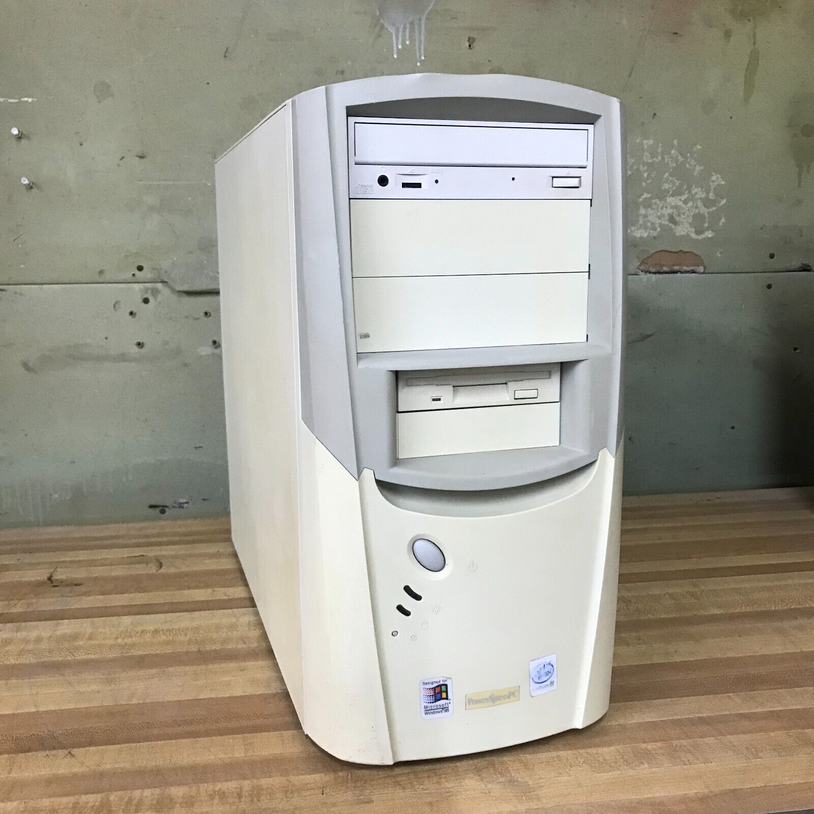 PowerSpec Desktop - Pentium III 600MHz 128MB RAM (No HDD) Retro Gaming PC