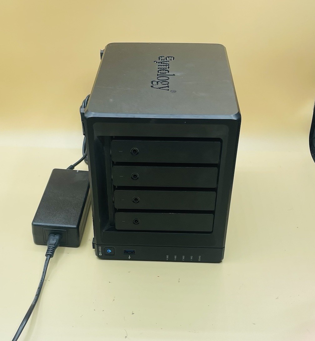 Synology DiskStation DS918+ 4-Bay NAS Diskless Tested W/ Power Supply