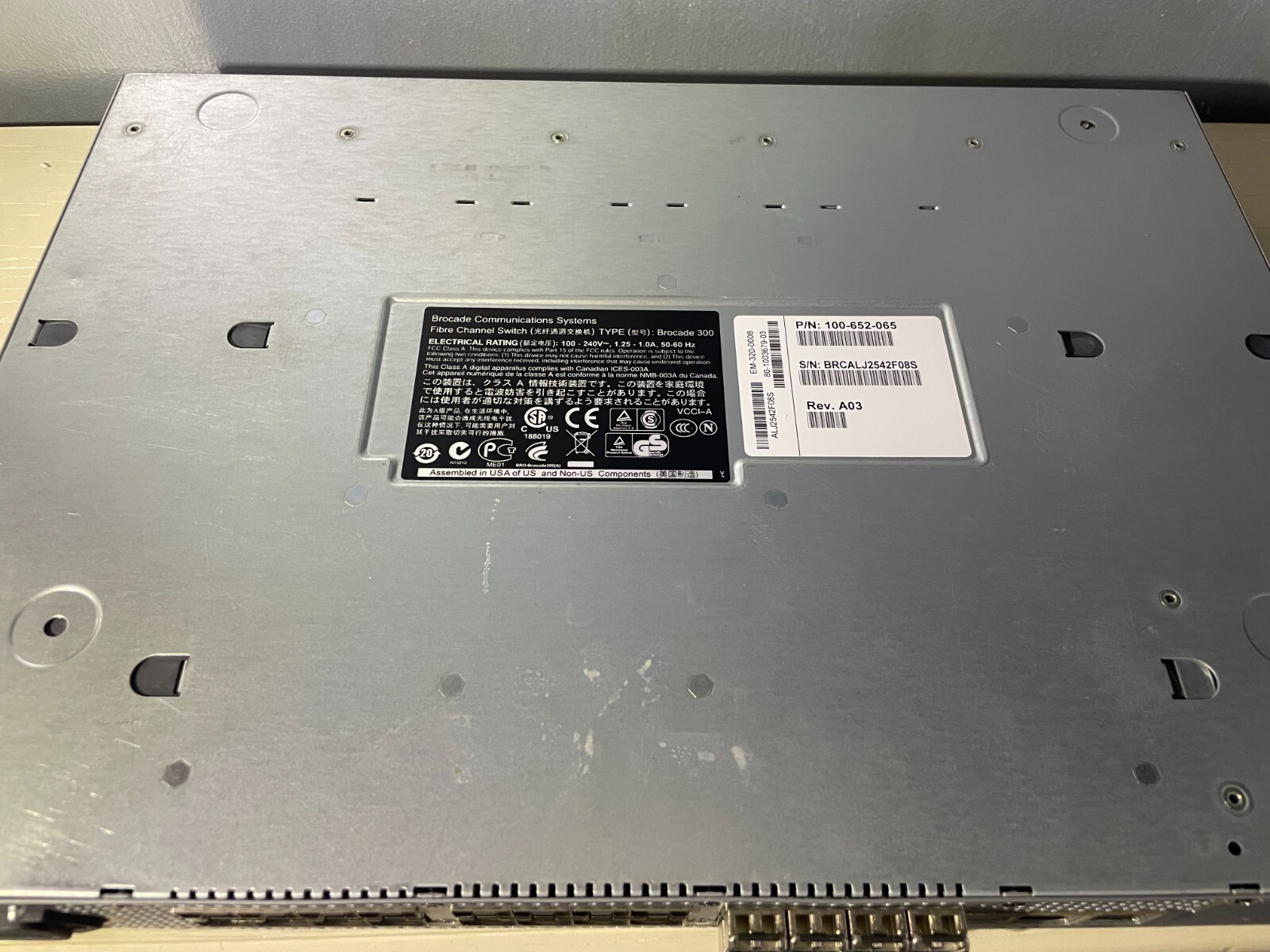 EMC DS-300B 100-652-065 NO RACK EARS & 16 SFP #B293