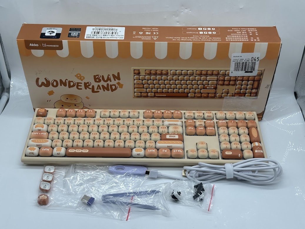 Akko MG108B Bun Wonderland Keyboard