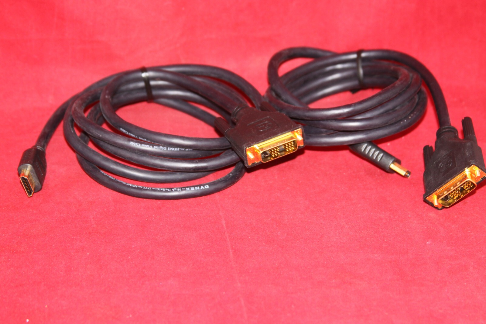 Lot of 2 x 6 ft. (1.8m) Dynex High Definition Digital Video Cable, DVI-D to HDMI