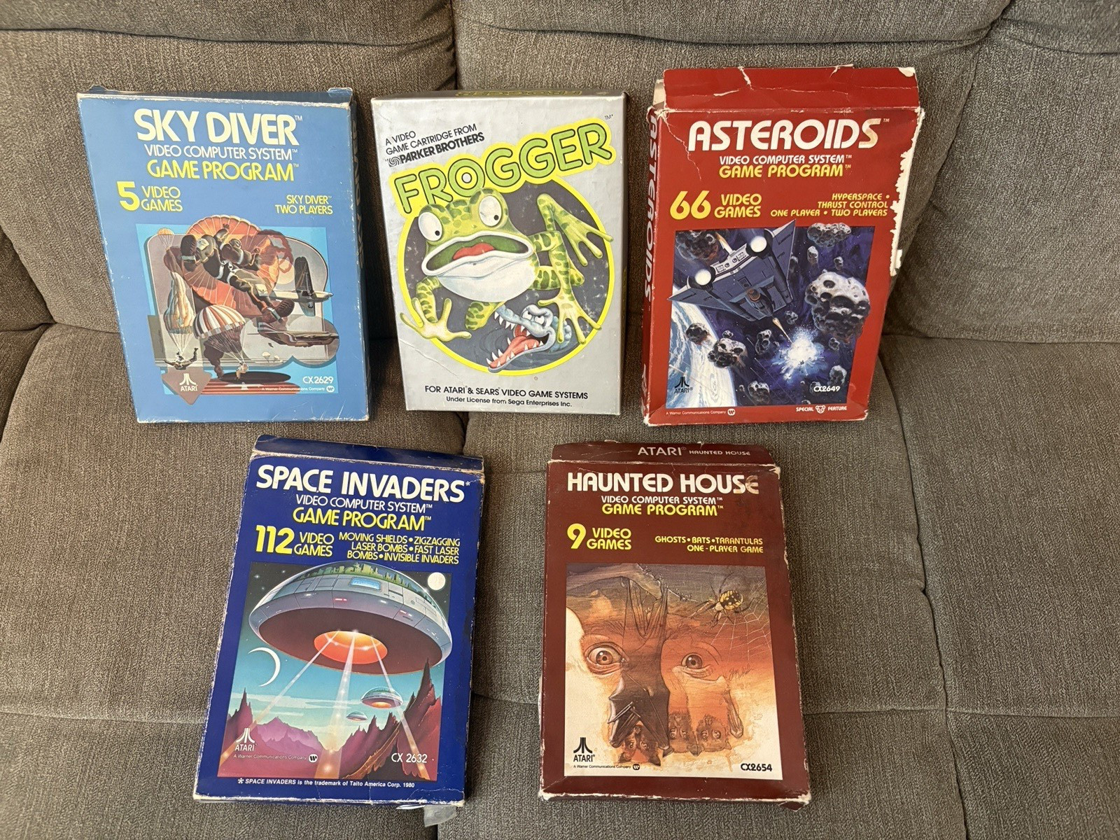 5 BOXED Atari 2600 Video Games (Sky Diver, Frogger, Asteroids and more) - Tested