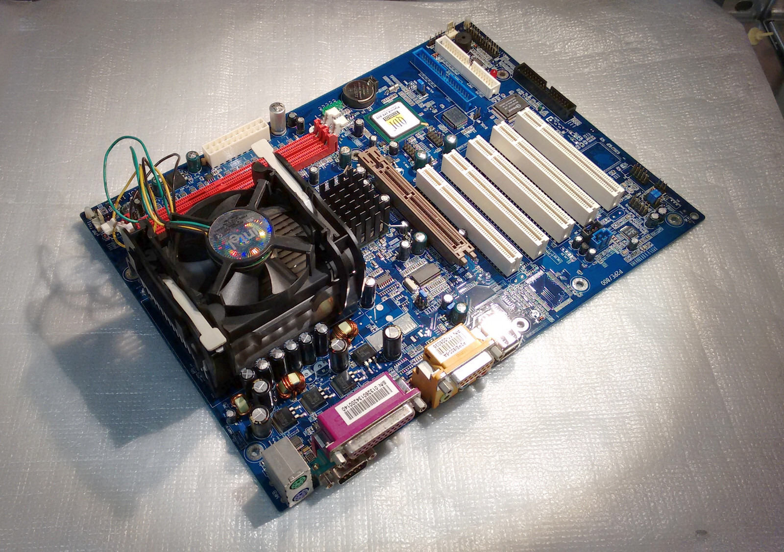 QDI PlatiniX 2PE/800 [Socket 478][P2PE/800] Motherboard / Placa base