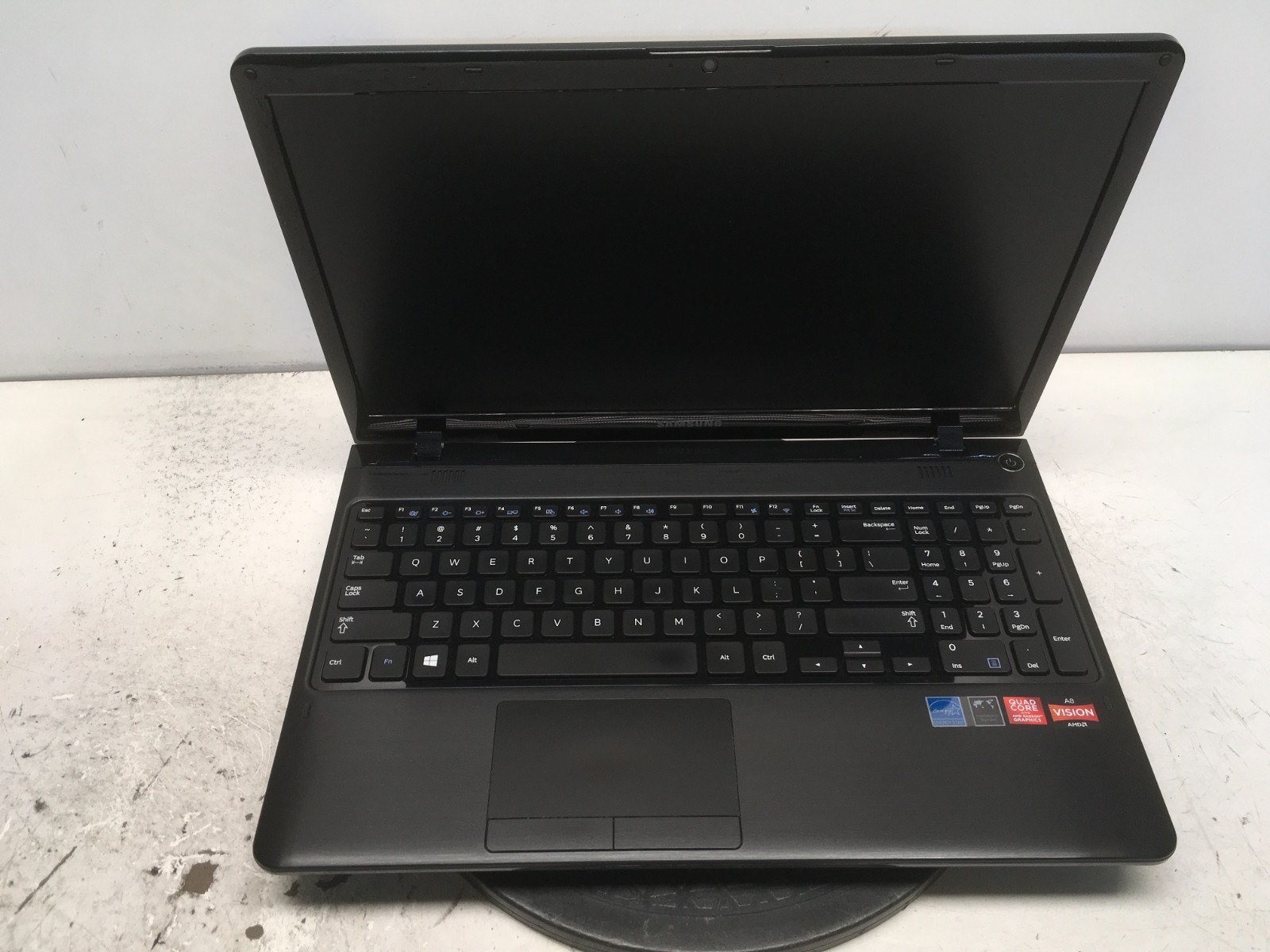 Samsung NP365E5C AMD A8-4500M 1.9GHz 4 GB NO HDD No Batt