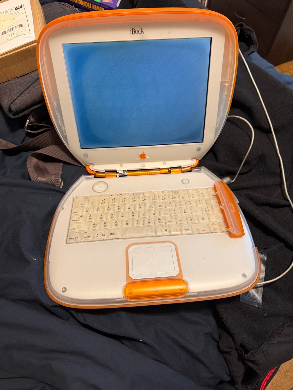 Apple Mac iBook G3 300mhz Tangerine 