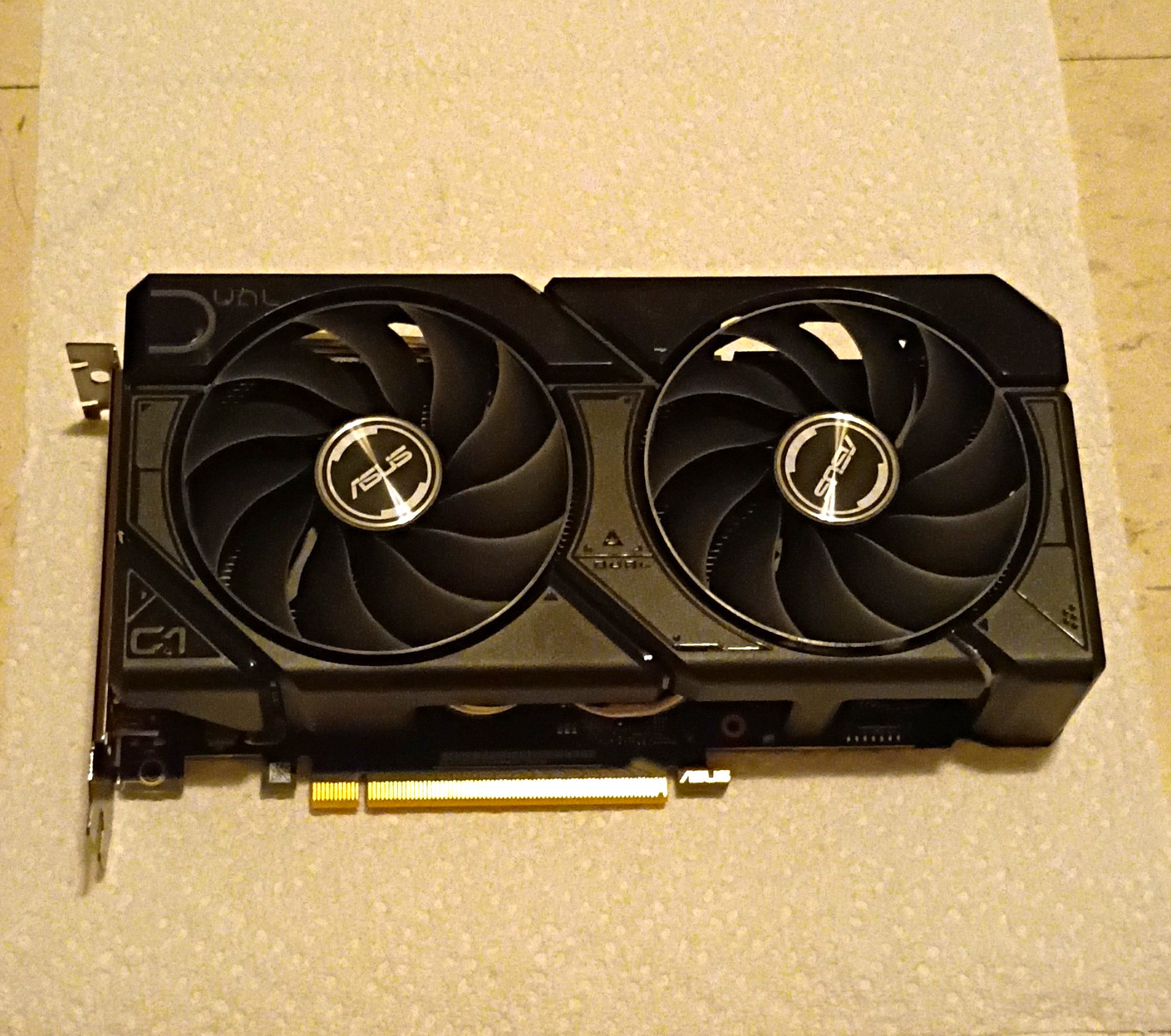 ASUS Dual GeForce RTX 4070 SUPER 12GB GDDR6X HDMI PCIe CUDA HDCP