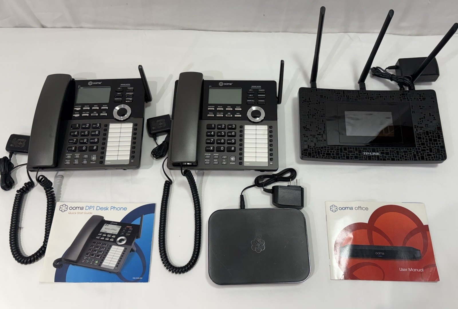 Ooma Office VoIP Business Phone System Lot Bundle (2) DP1 Desk Phones Hub RE590T