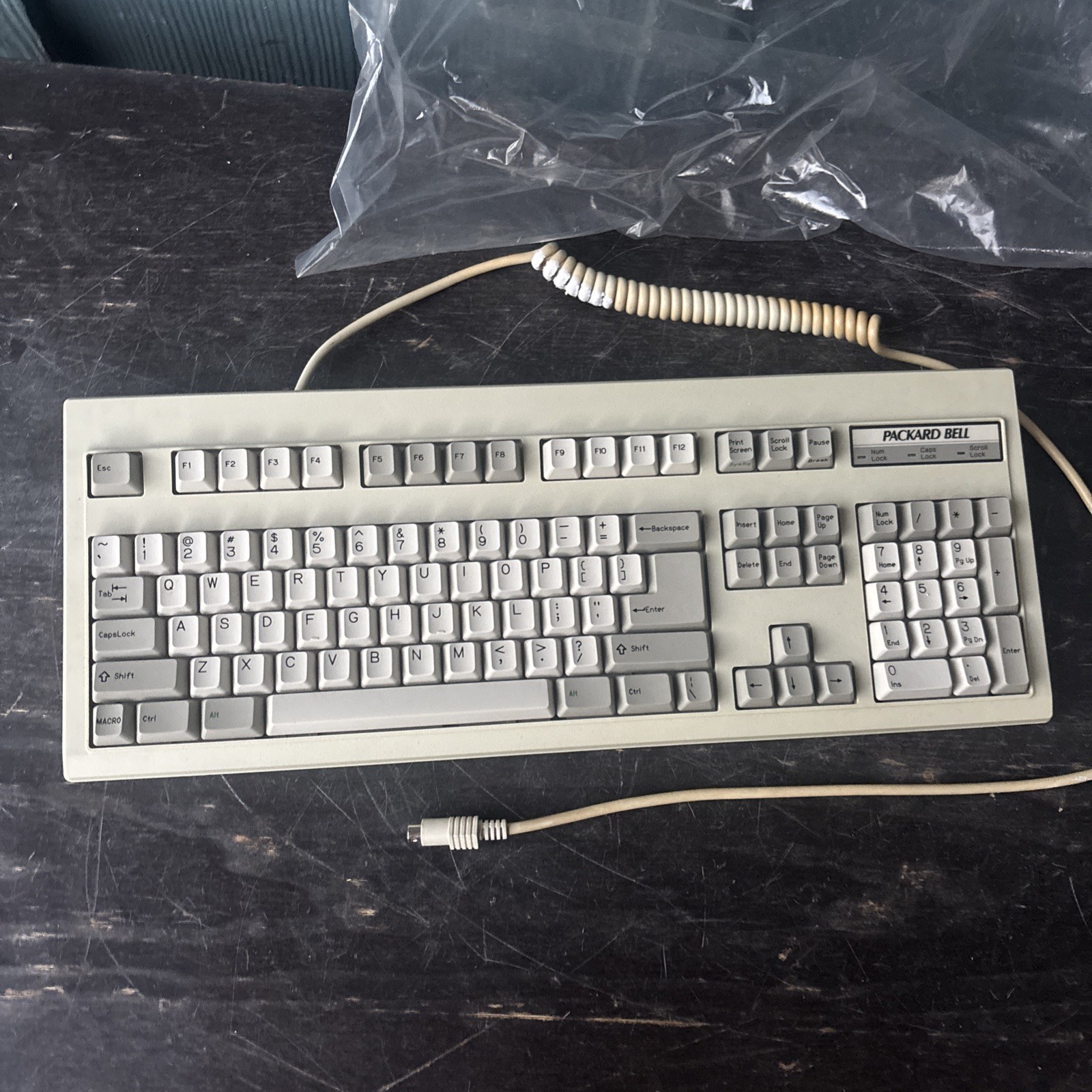 Vintage XT/AT Packard Bell 386 Keyboard BTC 5339S 5-Pin DIN AUTO SWITCH 