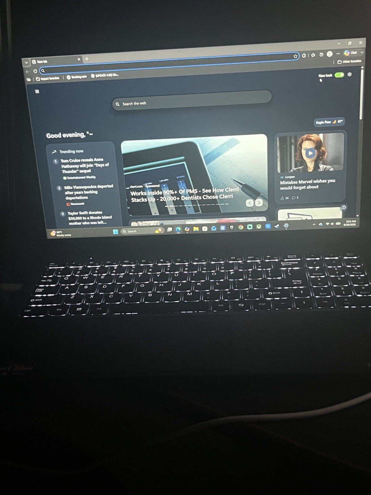 Light Gaming laptop barely used 15.6" FHD Ryzen 5 6600H 16GB 1TB SSD Win11