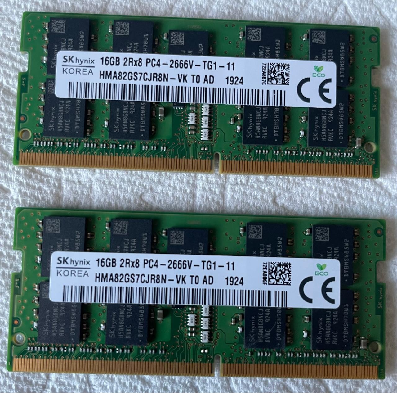 SK hynix 32GB (2x16GB) DDR4-2666 ECC Unbuffered SO-DIMM 2Rx8 PC4-21300