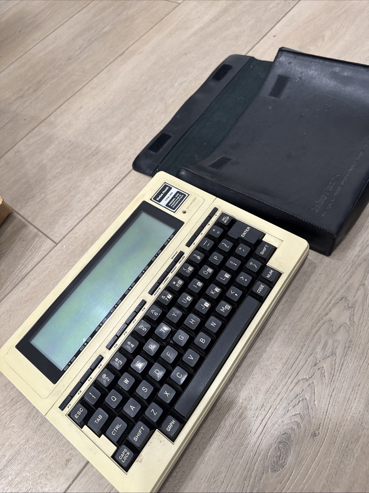 Radio Shack TRS-80 Model 100 Portable Computer *NON-WORKING* W/ Case