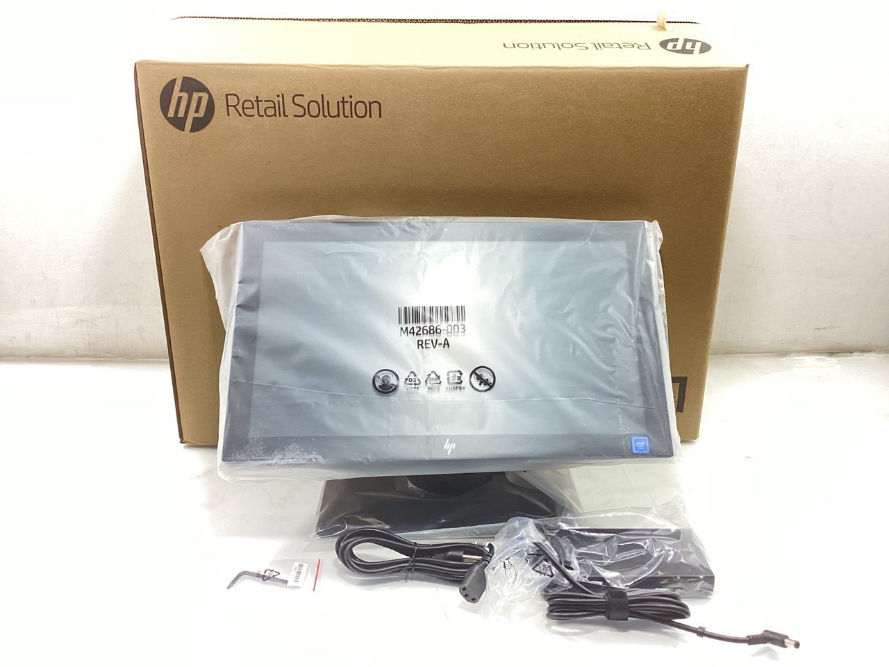 HP Engage One Pro AiO POS Terminal - Celeron G5900E 4GB 128GB SSD - 6W841UT#ABA