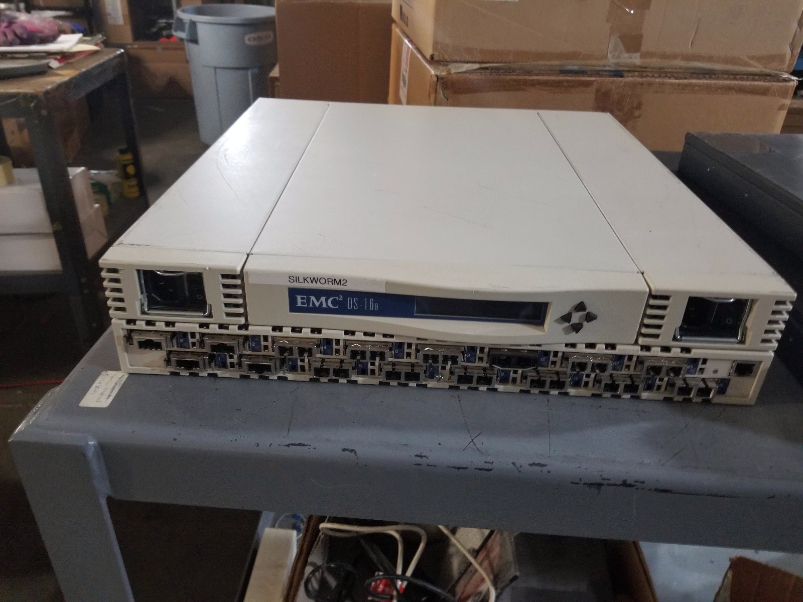 EMC DS-16B 16 Port Fiber Channel Switch with GBIC