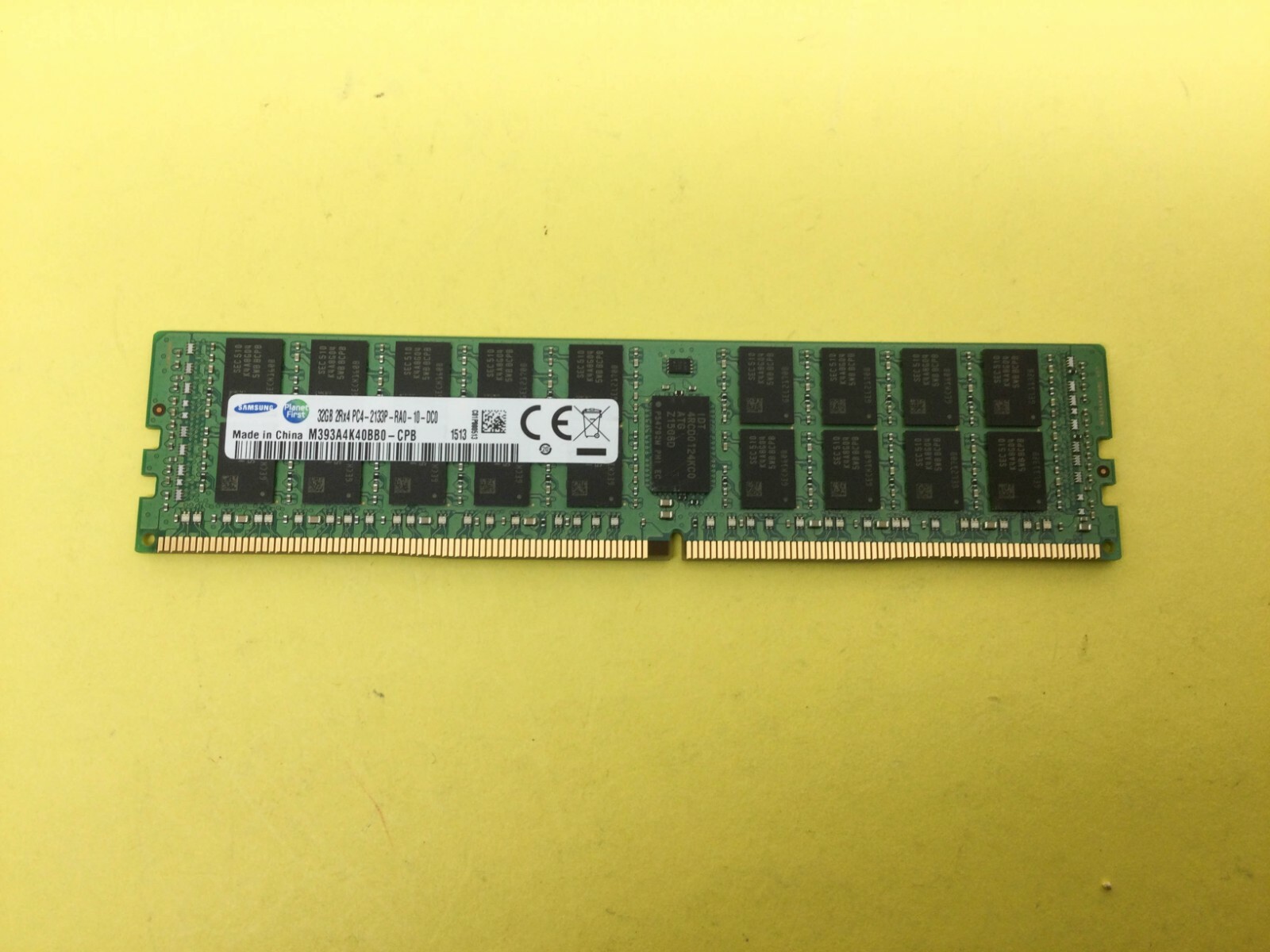 M393A4K40BB0-CPB SAMSUNG 32GB (1X32GB) 2RX4 DDR4 PC4-2133P Server Memory