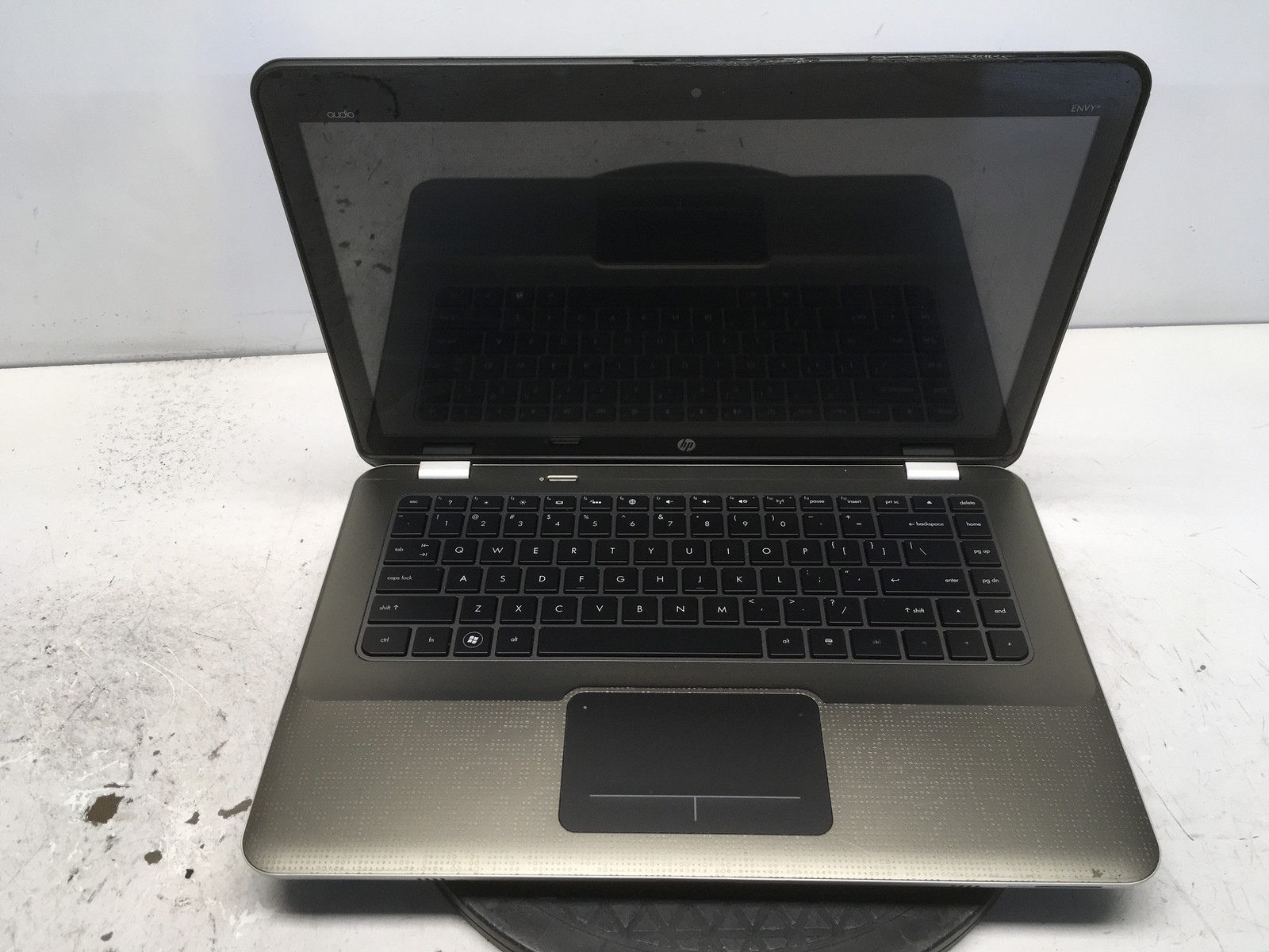 HP Envy 14-2020NR Intel i5-2410M 2.3GHz 4 GB NO HDD No Batt
