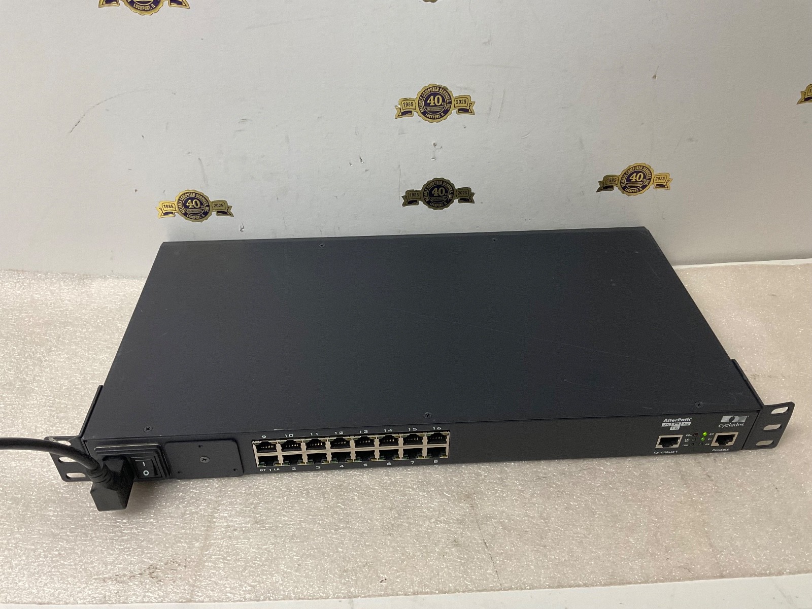 Avocent Cyclades AlterPath ACS16 16port Advanced Console Server