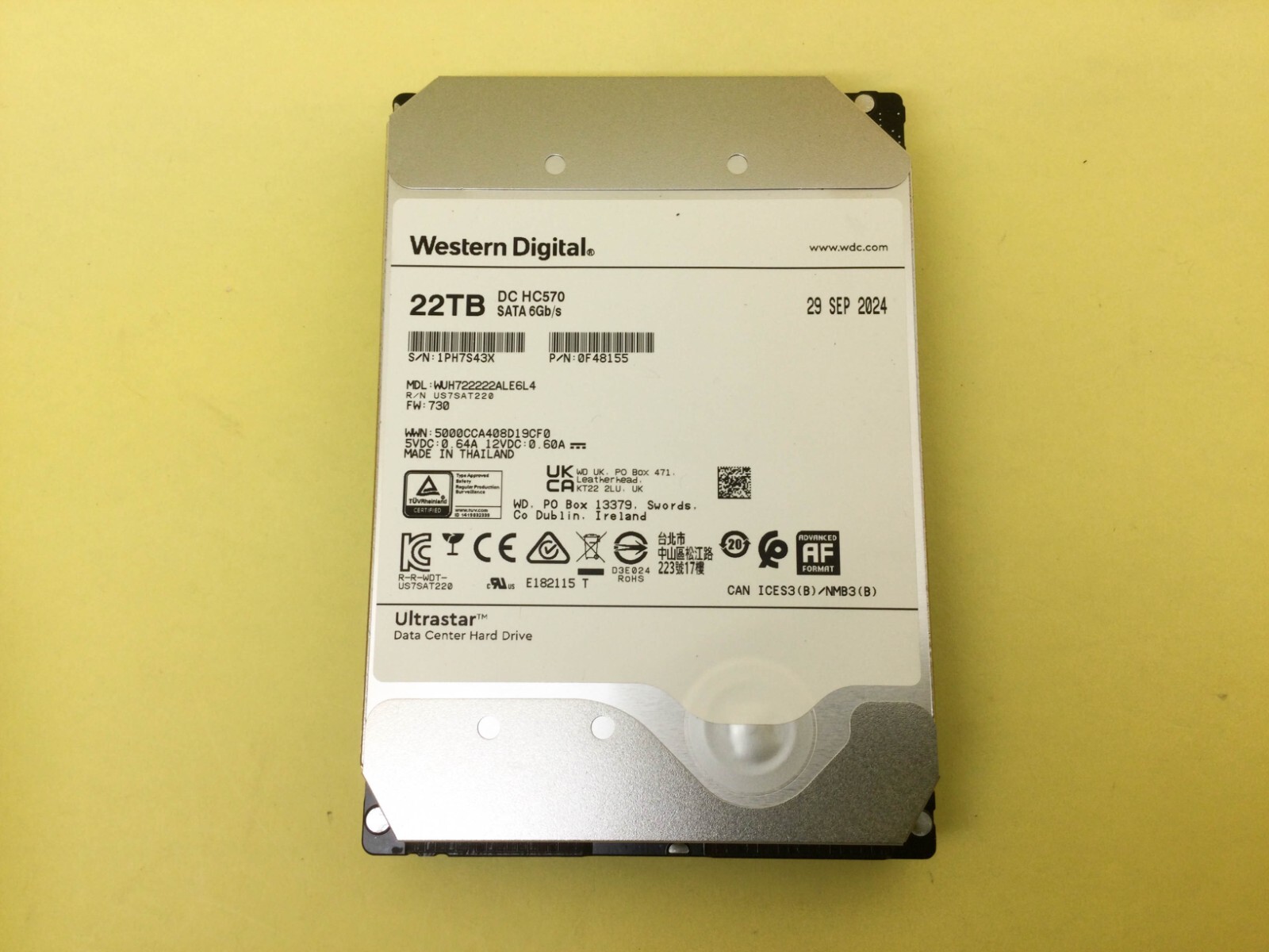 WD Ultrastar DC HC570 22TB 7.2K SATA 6Gb/s 512e 3.5in HDD WUH722222ALE6L4