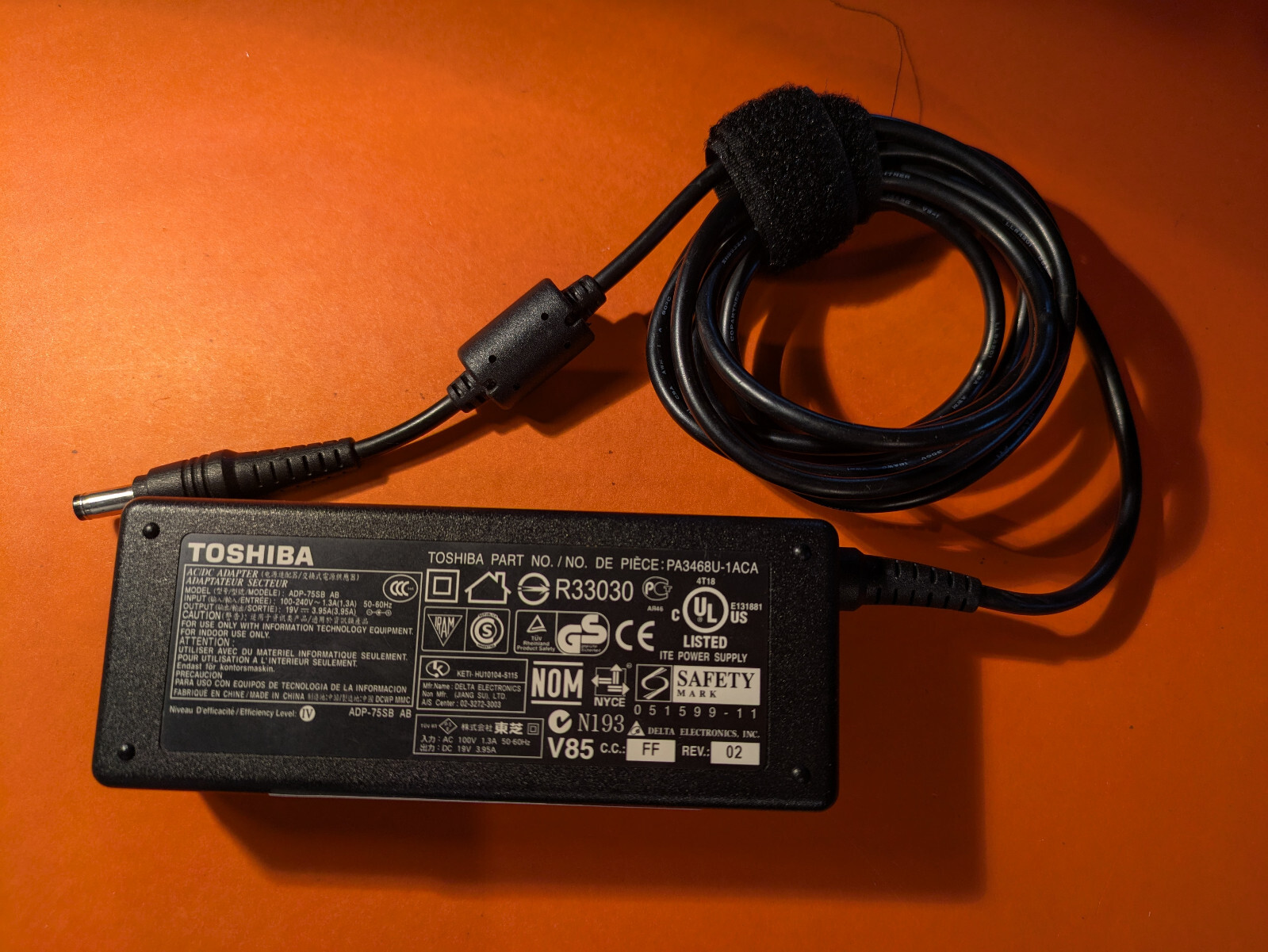 Assorted Laptop power adapters/chargers 5V 16V 18.5V 19V 19.5V 20V