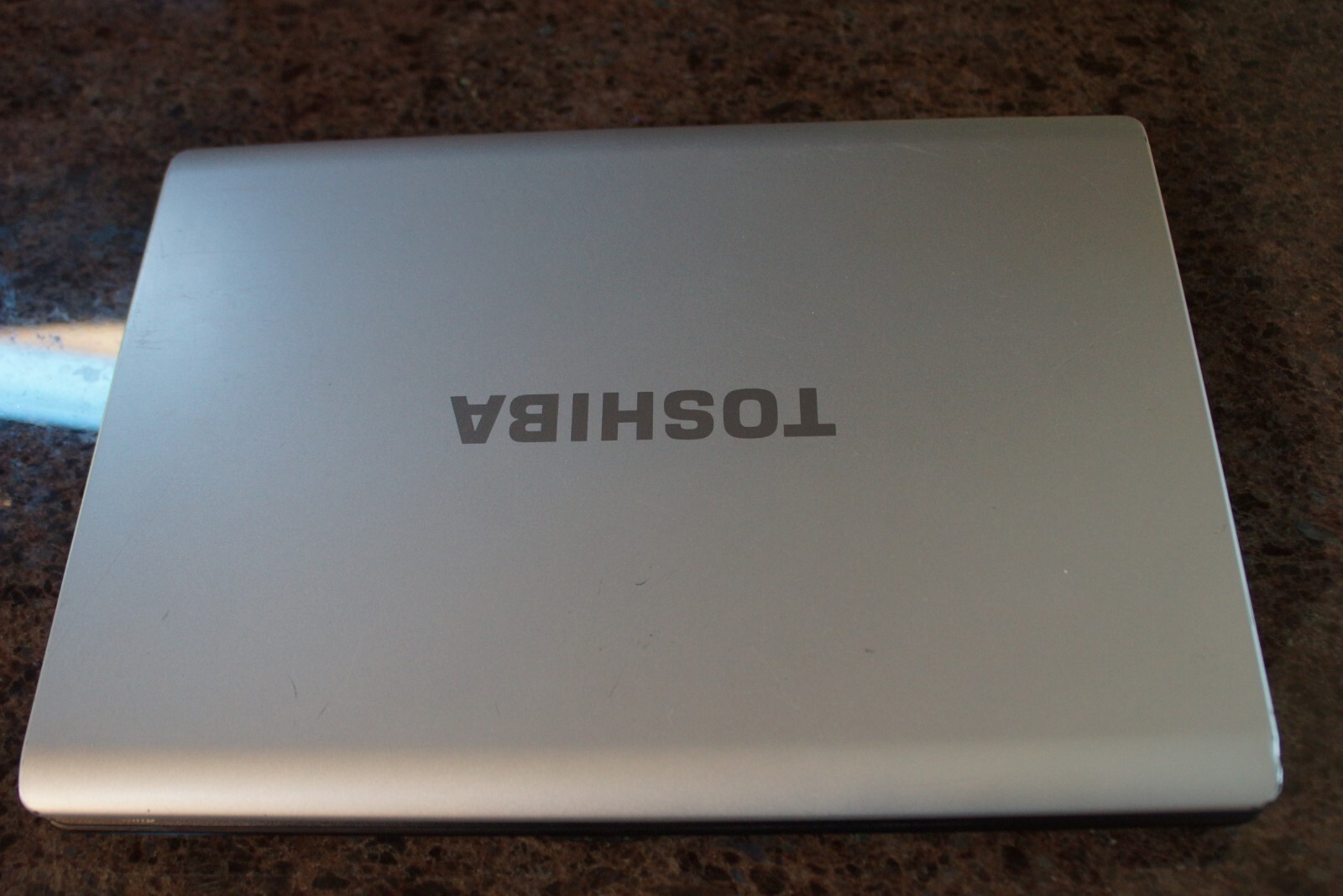 Toshiba L355-S7905.No HDD For Parts Repair.Powers Up,Has RAM 2.16GHz.Please Read