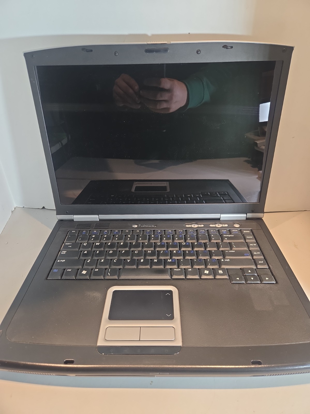 VINTAGE Gateway 7340 Laptop - 3GB RAM, No HDD, No Charger Untested 
