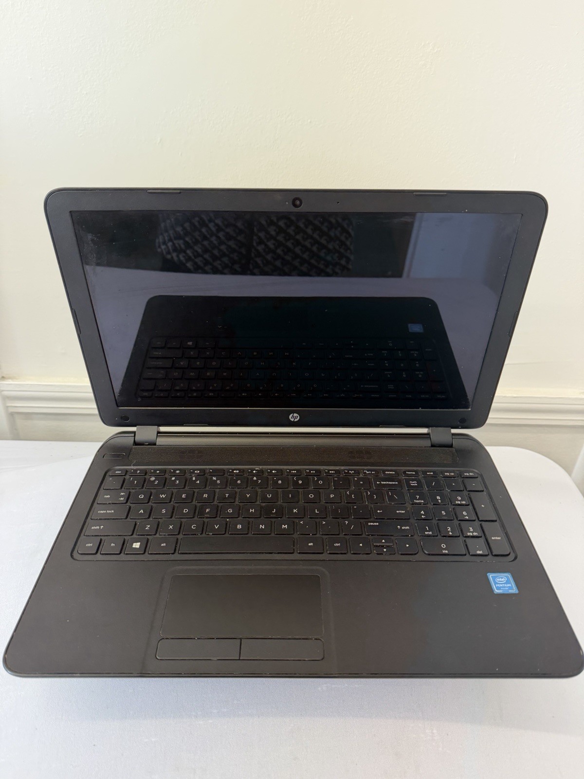 HP Laptop 15-f222 wm - Good Screen - Intel Pentium N3540 - Read Des