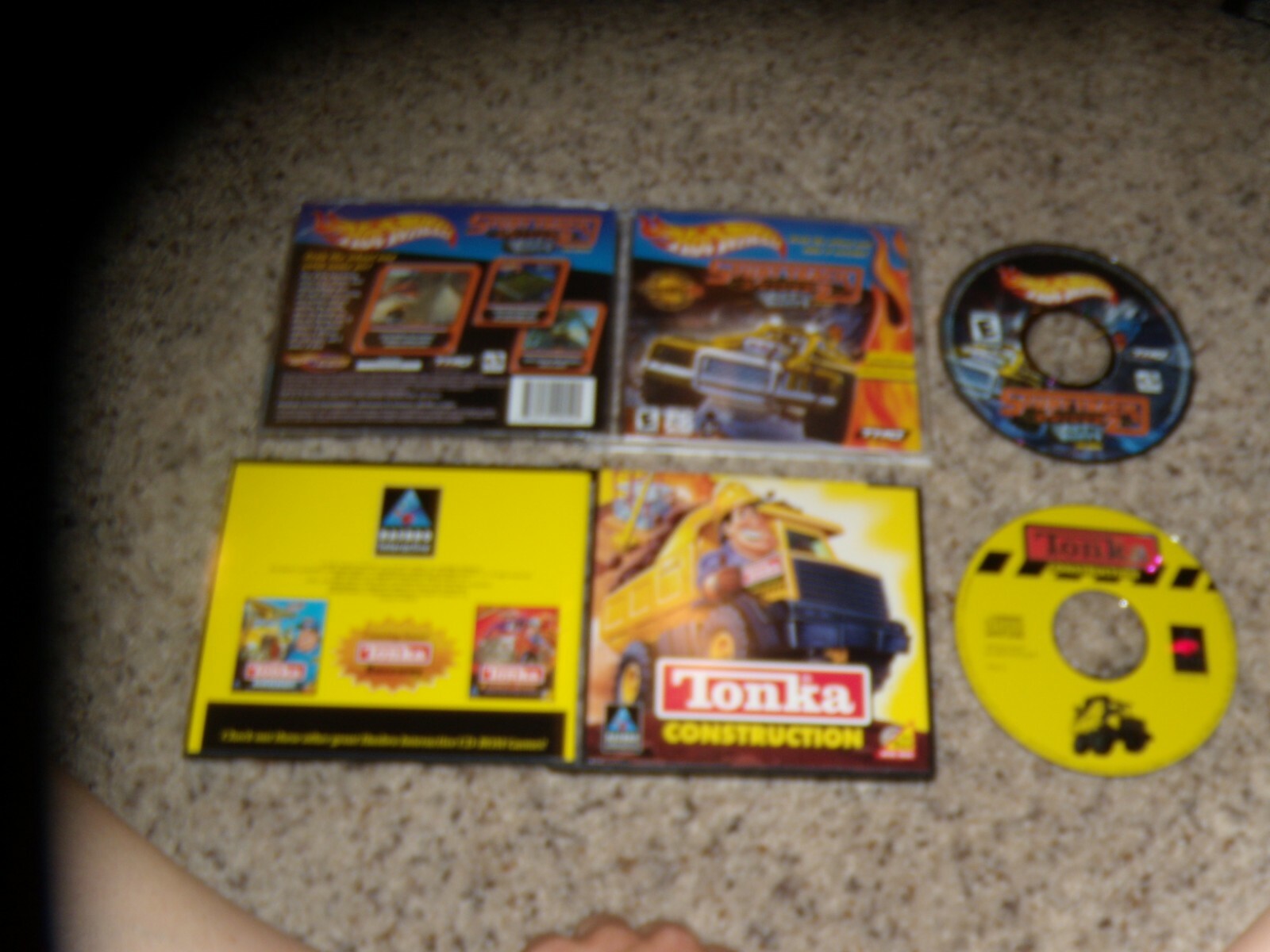 Hot Wheels Stunt Track Driver 2 Get'N Dirty & Tonka Construction - PC Games