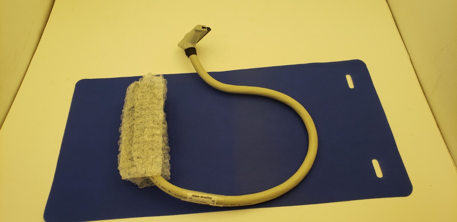 ALLEN BRADLEY 1492-CABLE005Y CABLE