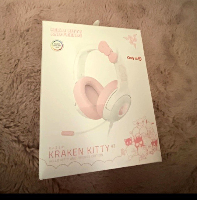 Razer Kraken Kitty V2 Hello Kitty & Friends USB Wired Over-Ear Boom Mic Pink