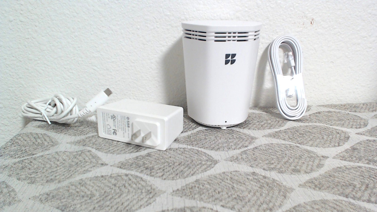 Google Fiber GFiber Wi-Fi 6E Mesh Extender Model: GE6E220C  w/power adapter