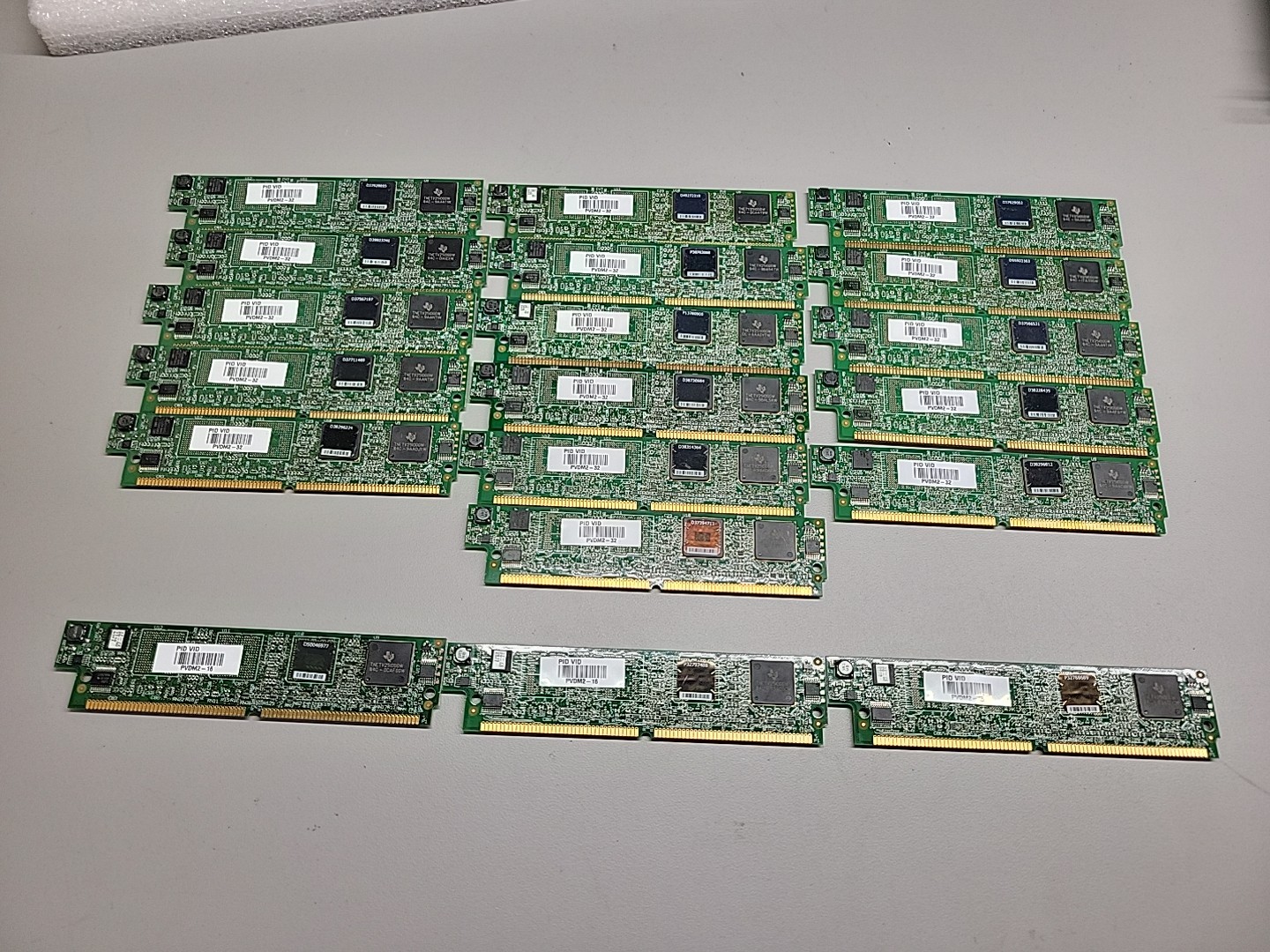 19 LOT CISCO 16X PVDM2-32 AND 3X  PVDM2-16 FOR 2801, 2811, 2821, 2851, 3845, 