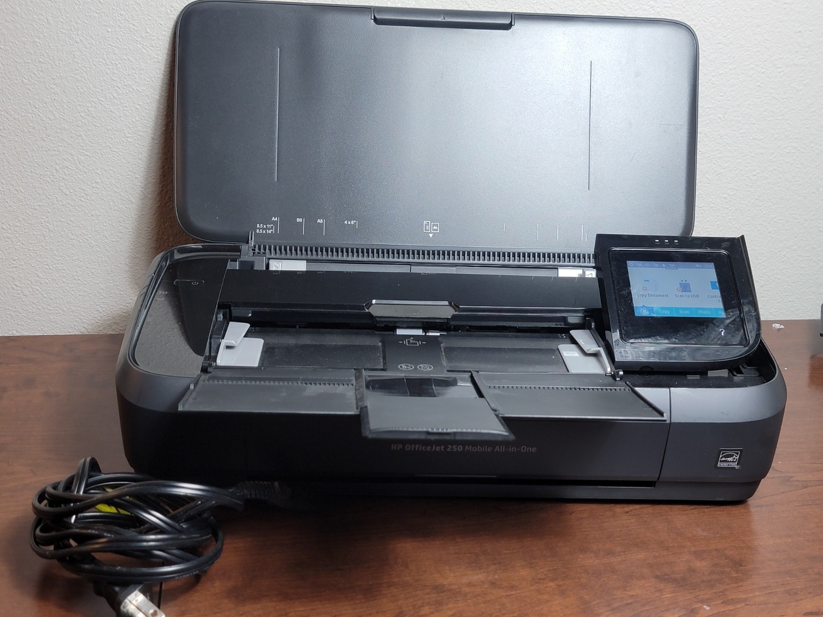 HP OfficeJet 250 Mobile All-in-One Print Scan Copy WiFi Bluetooth  w/ battery