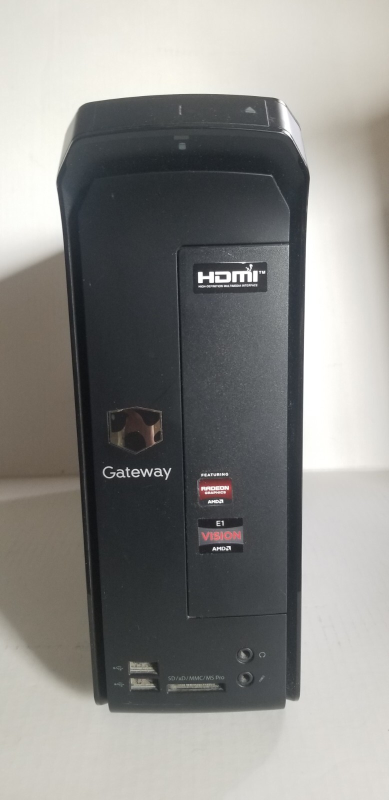 Gateway SX2110-UR318  WINDOWS 8 Desktop PC 