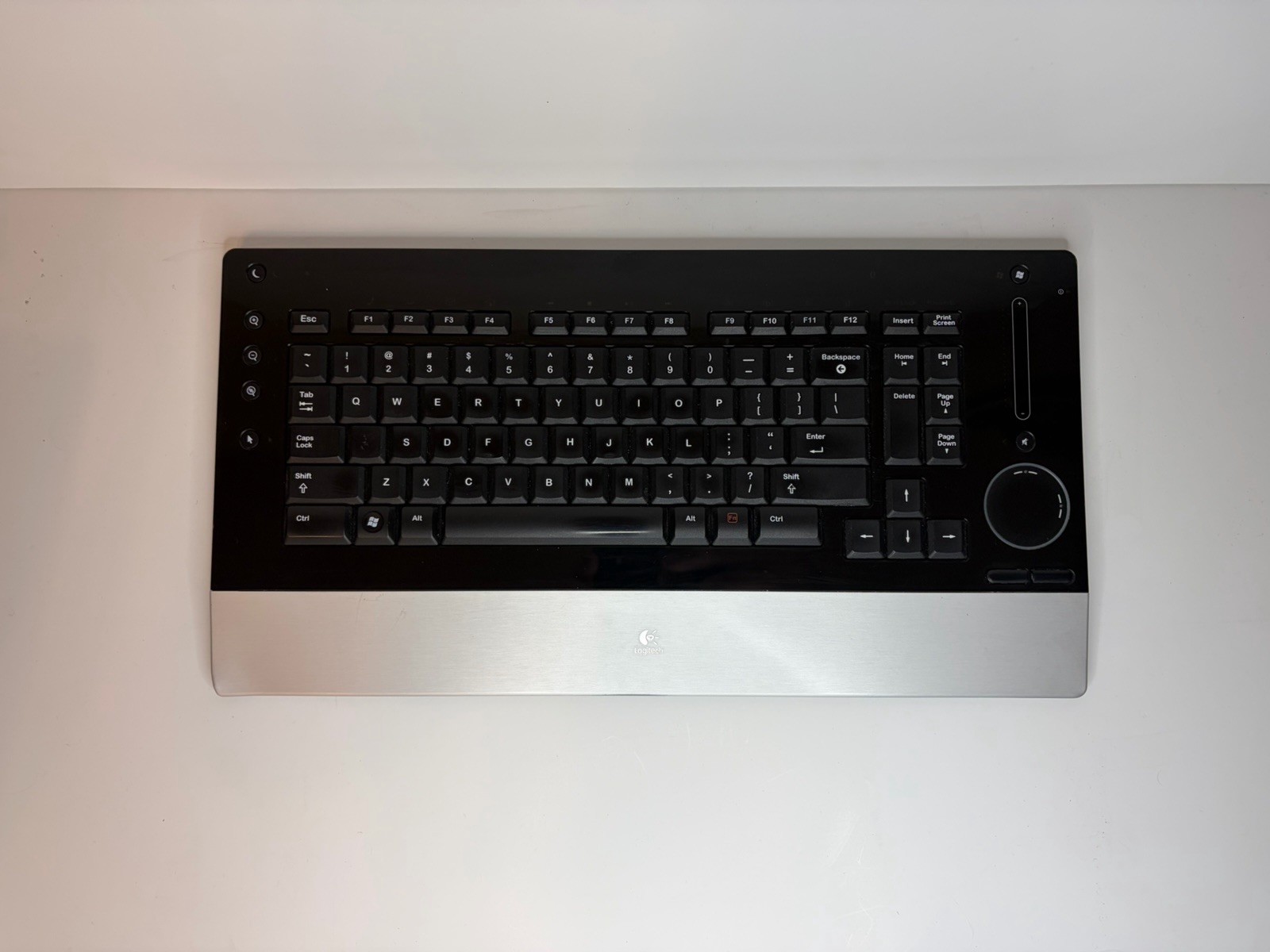 Logitech diNovo Edge Bluetooth Keyboard Y-RAY81 WIHTOUT Charging Base