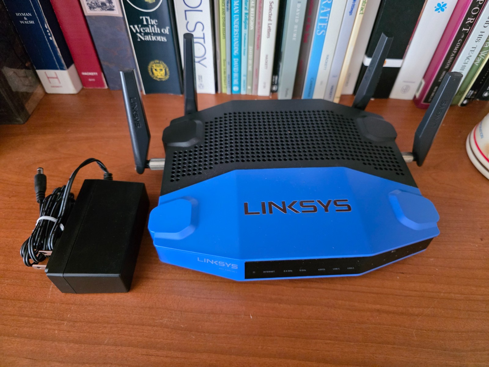 Linksys WRT1900AC 1300 Mbps 4 Port Dual-Band Wi-Fi Router