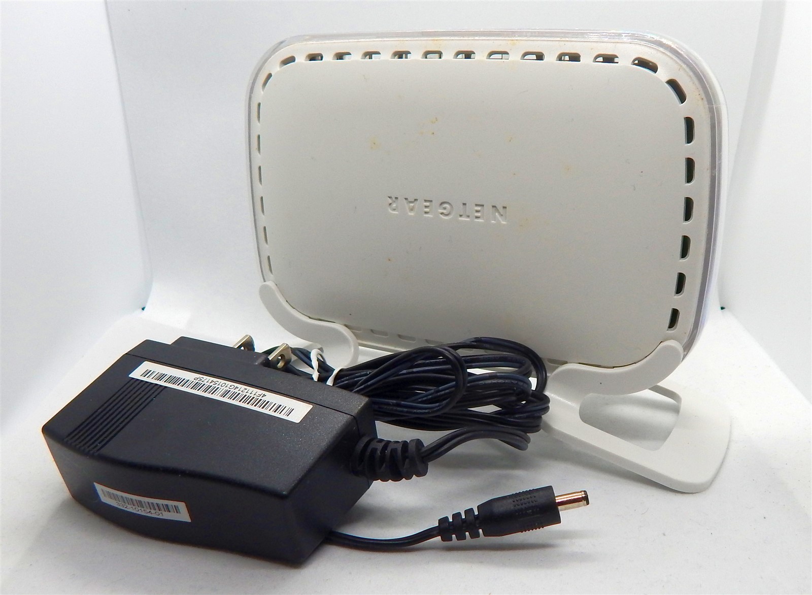 Netgear FS605 v3.0 10/100Mbps 5-port Ethernet Switch Auto Speed & Mode Sensing