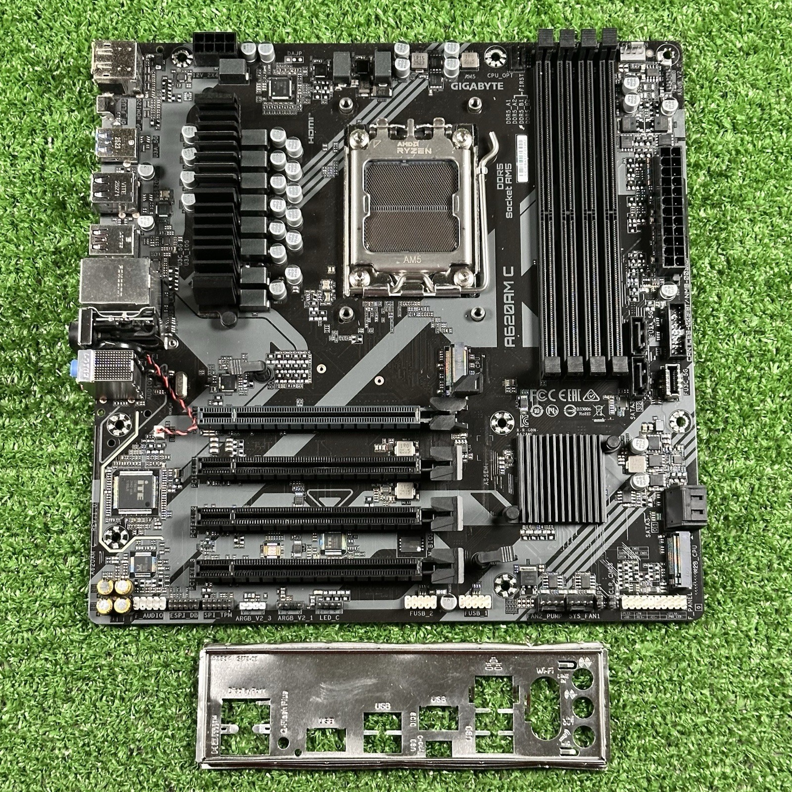Gigabyte A620AM C AMD AMD5 MicroATX DDR5 Desktop Motherboard